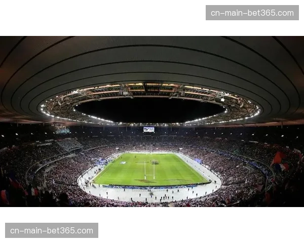 圣西罗-梅阿查球场草皮完成新一轮翻新，以保障比赛地面传递流畅性。