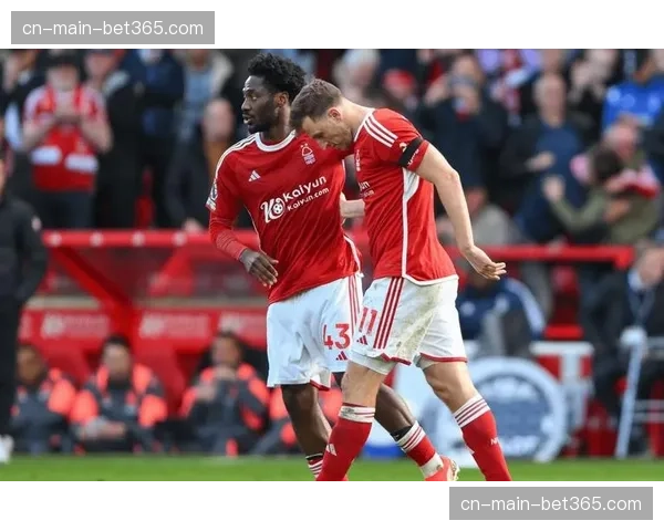 利物浦3-1诺丁汉森林,加克波传射,红军多赛一场暂登榜首 利物浦3-1诺丁汉森林,加克波传射,红军多赛一场暂登榜首